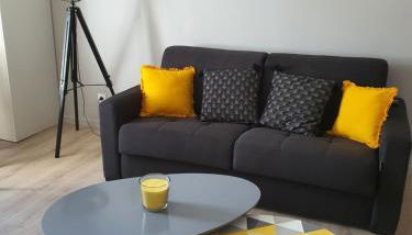 "Le Petit Paradis" au Centre Ville d'Oyonnax - Foto 4