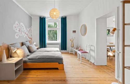 TheWilhelmshavener Group Apartment, group & family friendly, 100m2, 2BR, 1 living room, huge table, ideal for 4 - 6 Guests - Photo 7