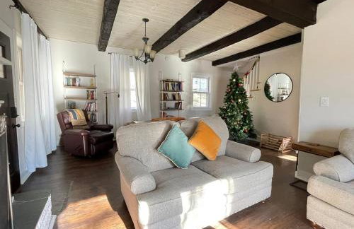 Dual-Home Berkshire Retreat Sleeps 16 - Foto 2