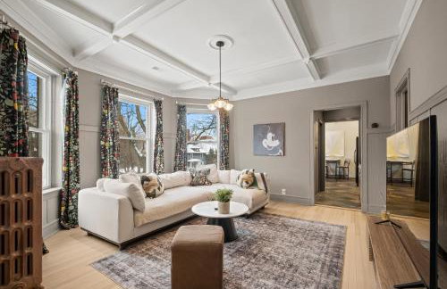 Elegant and Chic 2Bed 2Bath steps from the lake! - Foto 13