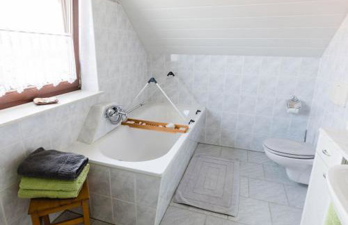 Apartment mit Parkplatz und Fahrradunterstellmöglichkeit mit Balkon nah am Wald by Interhome - Foto 20