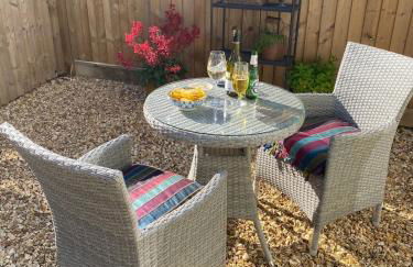 Luxury Cottage in Idyllic Cotswold Village nr Bath - Photo 17