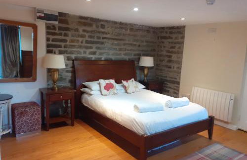 Bryncarnedd Farmhouse - Photo 4