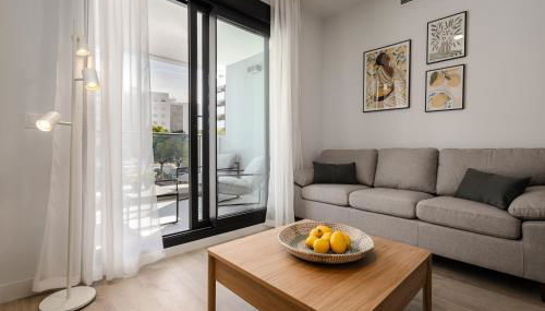 New cozy 2-bedroom apartment in Estepona center - Photo 3