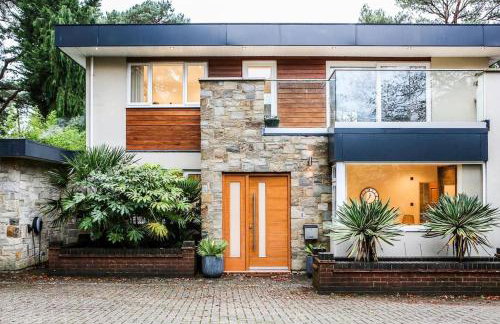 Hot Tub/Football Court/Sleeps 12/Luxury Villa - Photo 50