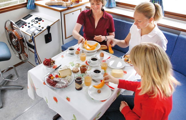 Vintage Houseboats at Niderviller Harbor by Kuhnle-Tours - Foto 26