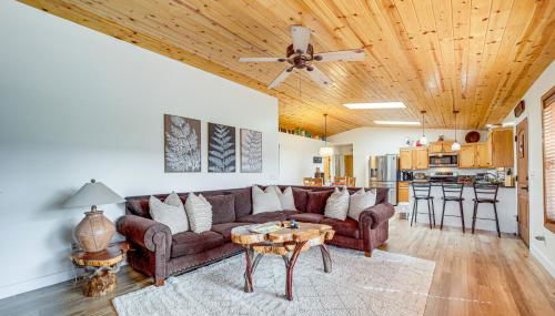 Strawberry Hideaway in the Pines with Hot Tub! - Foto 5