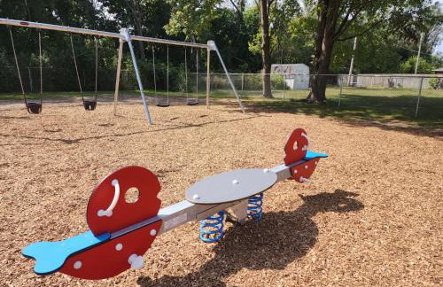 Cozy Neutral Farmhouse, Coffee provided, Relaxation optional - Foto 2