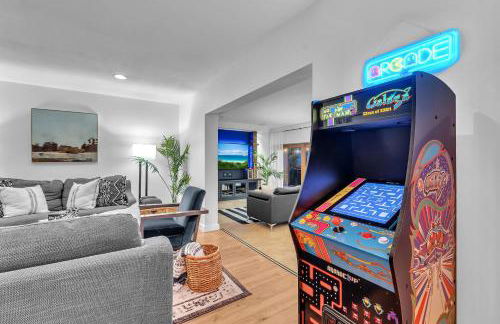 Family Beach Home With Home Theater & Heated Pool! - Foto 9