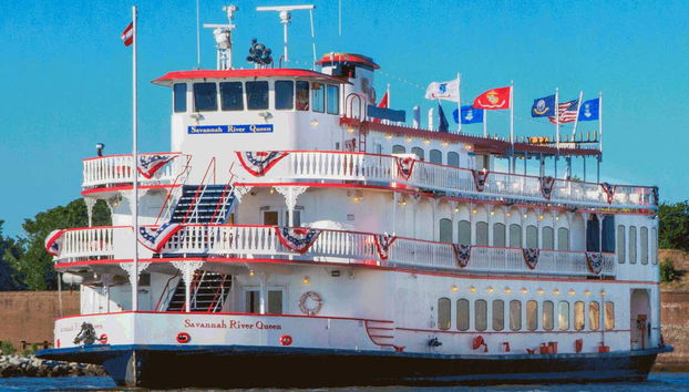 Surcando en barco de vapor las aguas del río Savannah