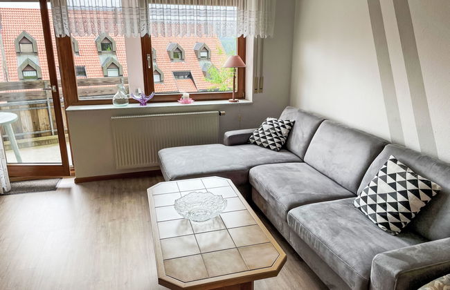 2 bedroom Apartment in Schonach im Schwarzwald with garden - Photo 6