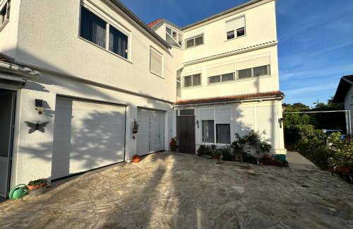 Studio Apartment near Beach Petrčane - Quiet & Central - Unit 2 - Foto 5