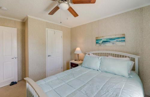 Family Home and Fire Pit and Deck, 11 Miles to Beach! - Foto 26