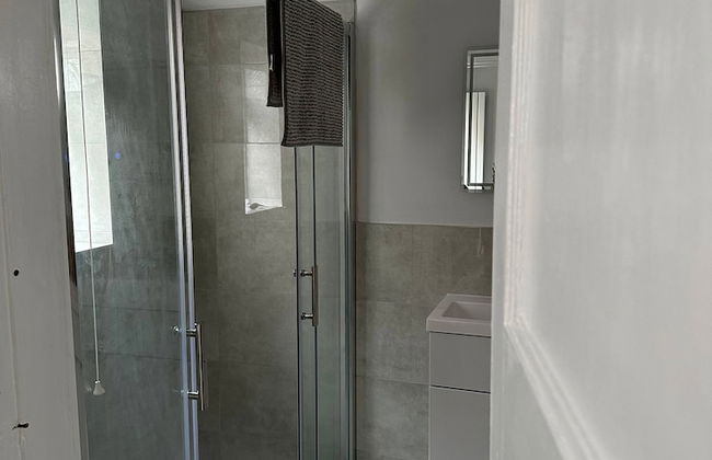 3 bed Chill Glouc With 3 Bedrooms and 1 Bathrooms - Photo 9