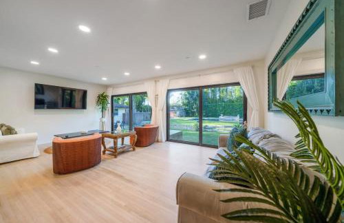 The Garden House Hot Tub Pool and Lush Garden Oasis - Foto 3