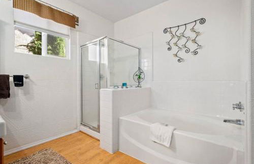 Manzanita Manor-Whimsical art & near downtown - Foto 30