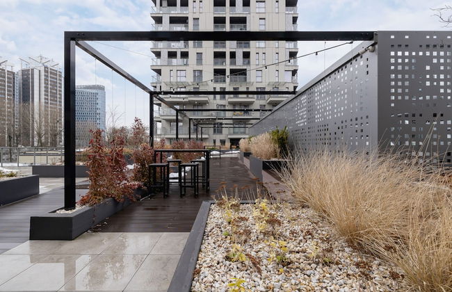 Apartment With Large Balcony by Renters - Photo 48