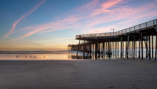 Steps To #PismoBeach with Poker, Foosball, FREE EV Charger, and Bikes - Foto 2