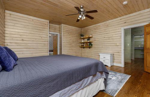 The Wagon Wheel Cabin Hot Tub Sleeps 10 Spacious - Foto 23