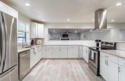 Entire Home with Air Hockey and Firepit - Photo 20