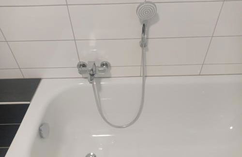 Work and Stay Sundern-Allendorf Modernisierte Unterkunft mit 5 Betten plus Schlafcouch mit Balkon - Foto 23