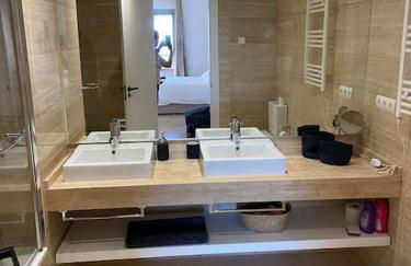 Elegant apartment, stunning views, fully renovated in la Hacienda del Senorio de Cifuentes - Photo 37