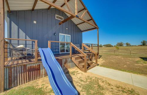 Pond and Grazing Cattle! Rural Getaway Near Van - Foto 22