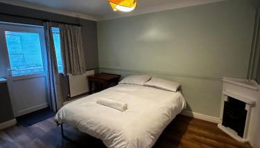 Detached 4BR, 4 Bathroom, Driveway, WiFi, Smart TV - Foto 3