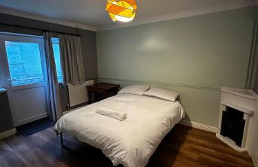 Detached 4BR, 4 Bathroom, Driveway, WiFi, Smart TV - Foto 3