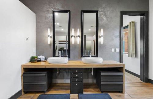 LUX Treehouse on Private Lake next to Lake Conroe with Game room, Paddleboards, Lake Views, and more! - Foto 72