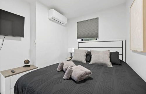 Luxury Brand New 3BED Gem 20 Minutes to NYC - Photo 26