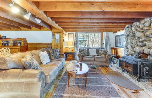 8 Mi to Cranmore Mtn Resort A-Frame with Fire Pit - Foto 7