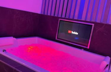 Chic & Jacuzzi - Foto 2