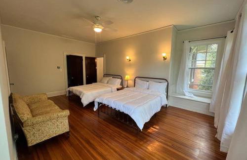 The Governor's Mansion - A Step Back in Time. - Foto 23