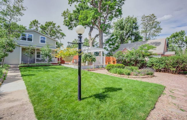 3 Bedroom Downtown with Firepit - Photo 36