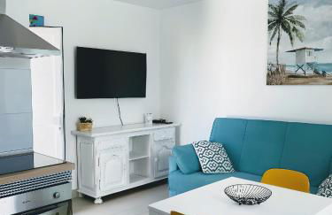 Red Hibiscus Corralejo iRent Fuerteventura - Photo 1