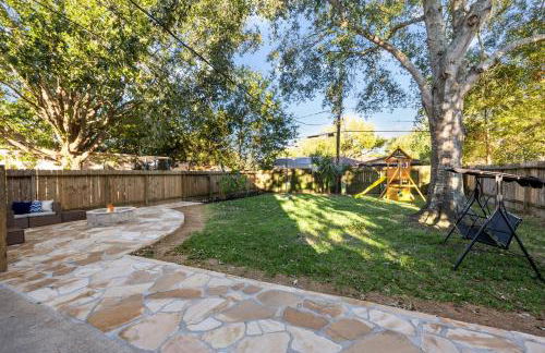 Seabrook 3BR Sleeps 10 w Backyard, Fire Pit Near Kemah - Foto 48