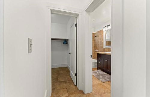 #Urban Elegance 3BR With Parking Near UC BART & Downtown - Photo 39