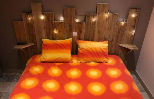 Chalet authentique à Clermont-Créans avec piscine partagée - Photo 17