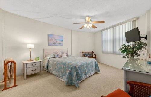 Cozy Ocean Condo with Pool Small Dog Friendly - Foto 17