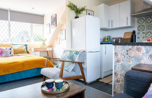 #10 Cozy Studio- Near NEC & BHX - Sleeps 2 - " Perfect for Business Traveler and Couples - Free Parking" - Foto 7