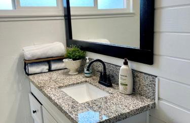 NEW cozy beautiful house with pool and hot tub - Foto 45