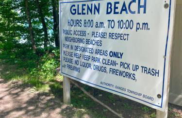 The charming Glenn Cottage! Walk to Lake Michigan! - Foto 33
