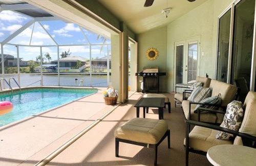 Relax with nature in our Waterfront 4 bedroom -HEATED POOL HOME-KING BED - Foto 7