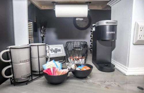 Bright & Stylish 2-Bedroom Near Downtown Mobile Free Parking - Foto 34