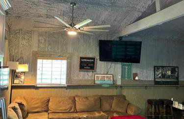 Cozy Barn with Pool Access & Near Lake Conroe - Foto 42