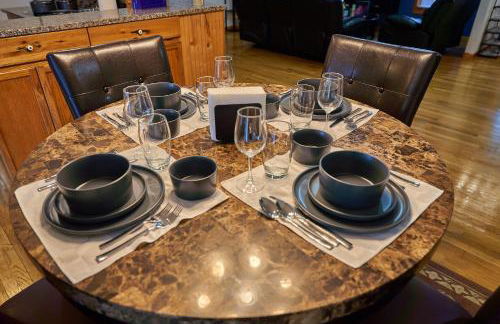 Serene Rustic Retreat with Lake - Foto 20