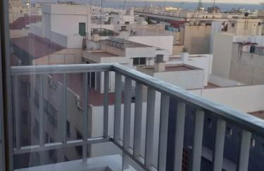 ATICO CON TERRAZA, VISTAS AL MAR Y CIUDAD - Foto 1