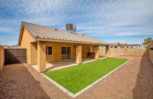 King Bed - Hot Tub, 3 Queens, Home away from home - Foto 23