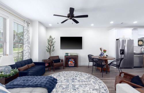 Modern Comfort Near AU l Perfect for Families & Fans - Foto 8